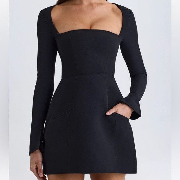 Oh Polly TAESHASquare-Neck Structured Tulip Mini Dress in Bl