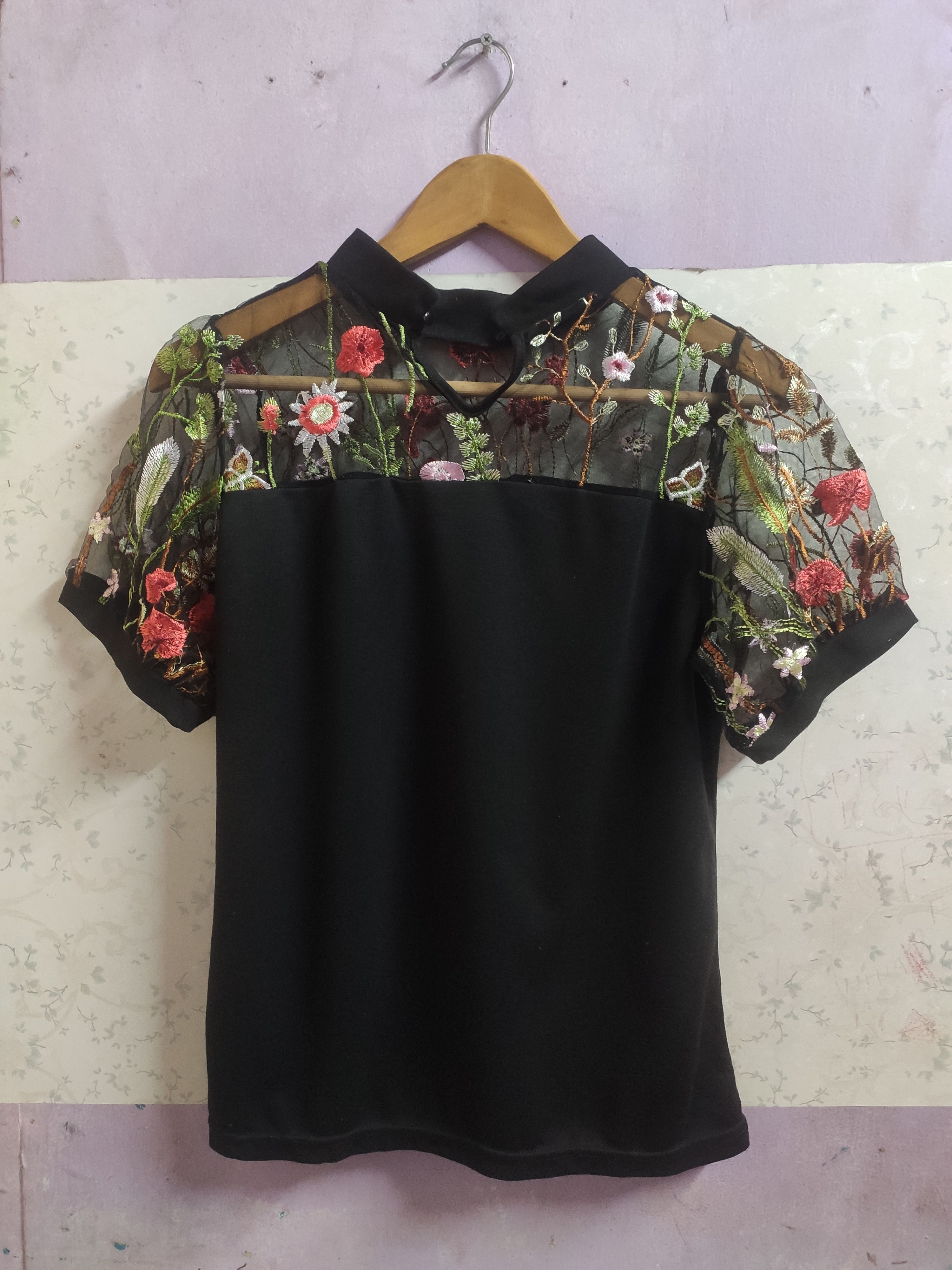 Designer L'espoir Floral Lace Casual Summer Tee Size M / US 6-8 / IT 42-44 - 1 Thumbnail