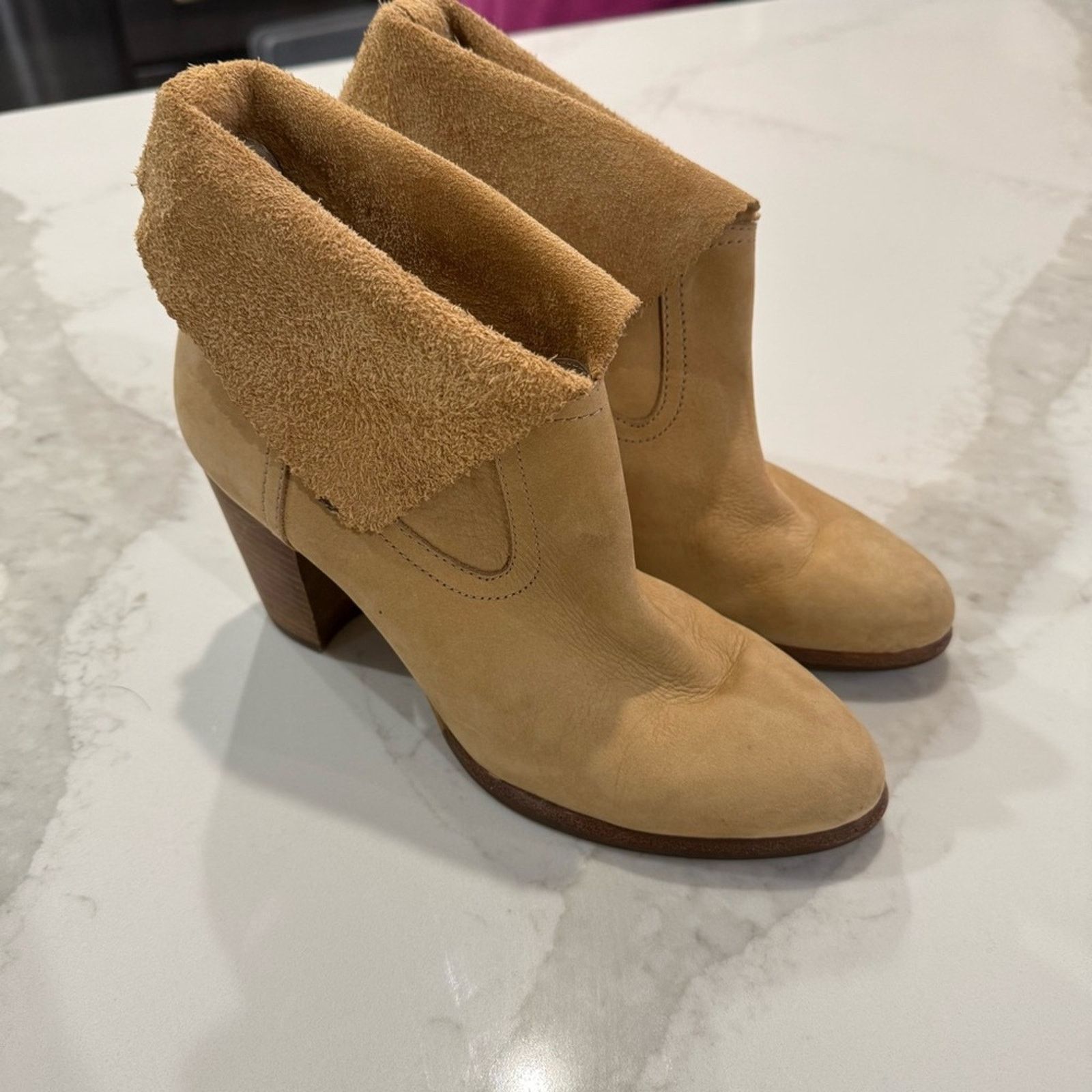Ugg UGG Thames Suede Leather Fold Down Heel Ankle Booties Women7 Size US 7 / IT 37 - 9 Thumbnail