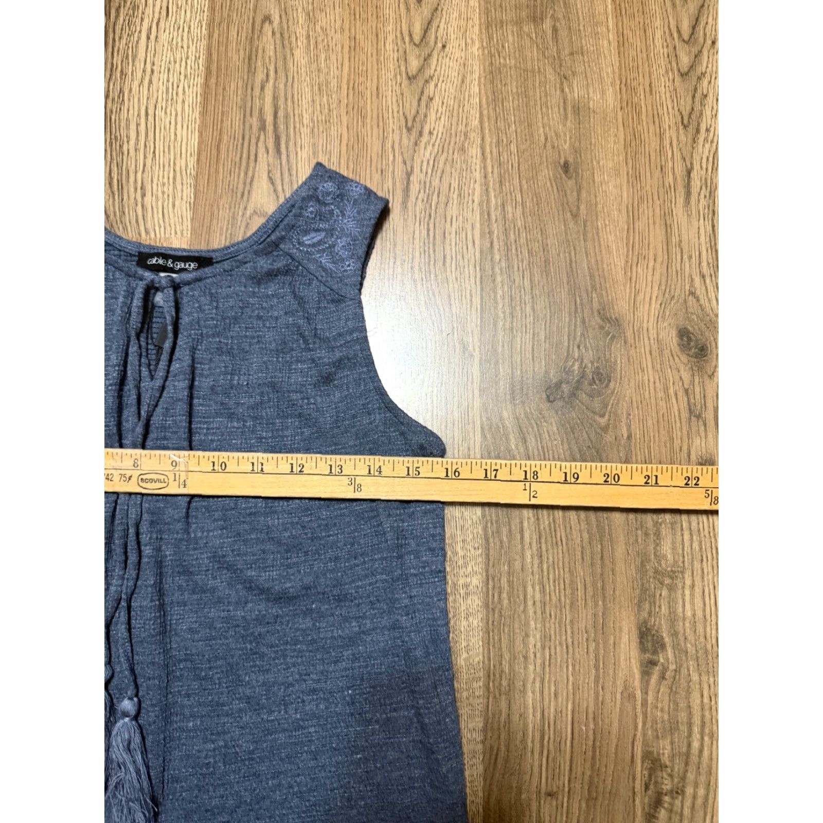 Vintage Cable & Gauge Tank Top Women's XS Blue V-Neck Tassel Tank NWT Casual Modern Basic Sleeveless Shirt Size XS / US 0-2 / IT 36-38 - 3 Thumbnail