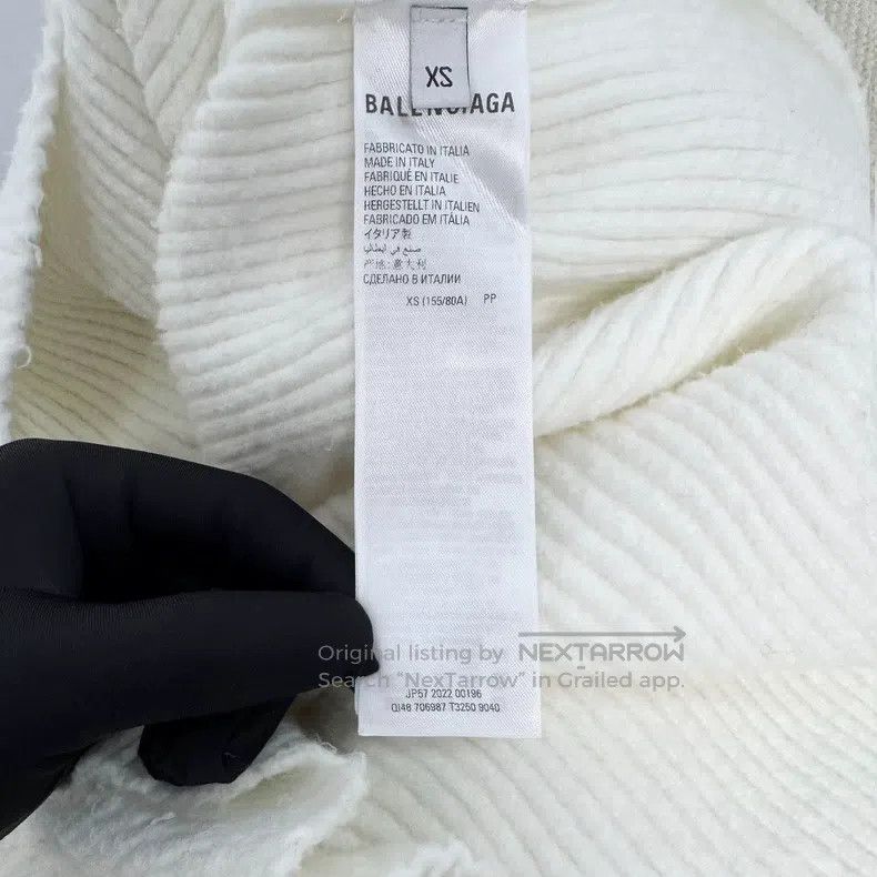 Balenciaga Balenciaga White Flower Button Letter Logo Knit Top Size US XS / EU 42 / 0 - 5 Thumbnail