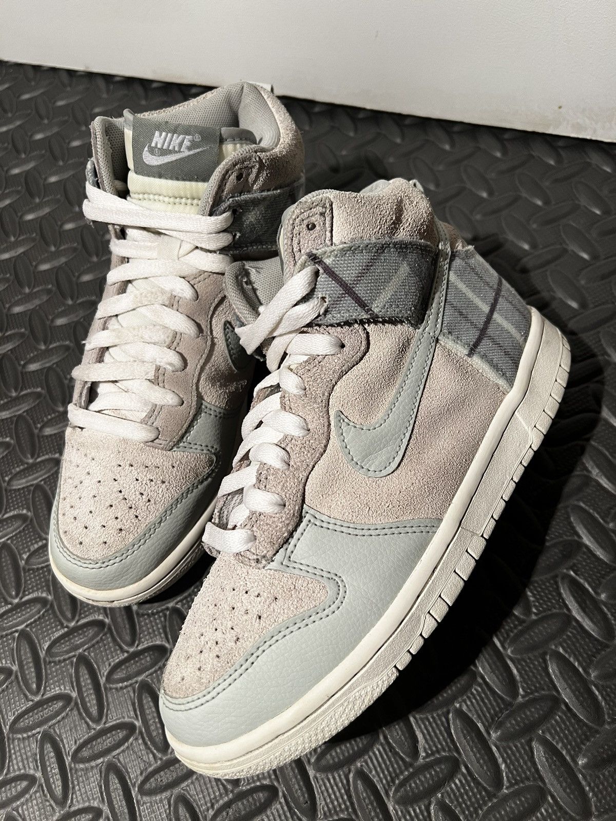 Nike Dunk High Plaid White Grey Size 6 Womens Shoes
