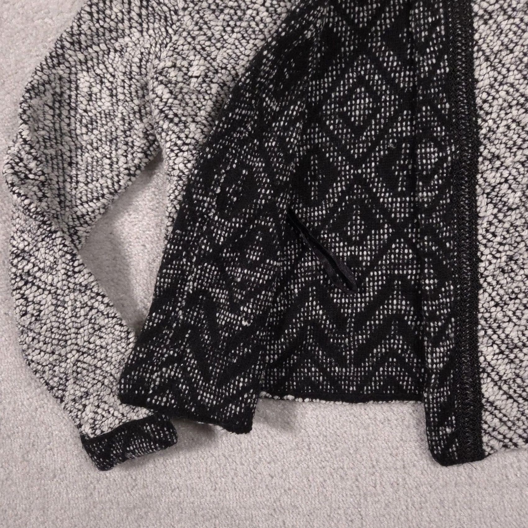 Vintage Chico's Cardigan Sweater Womens 0 Gray Beaded Open Front Geometric Chunky Knit Size XS / US 0-2 / IT 36-38 - 5 Thumbnail