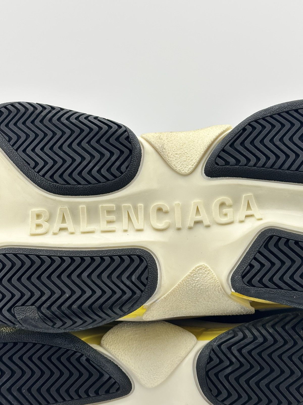 Balenciaga BALENCIAGA TRIPLE S SIZE 41 - 11W - 8M Size US 8.5 / EU 41-42 - 11 Thumbnail