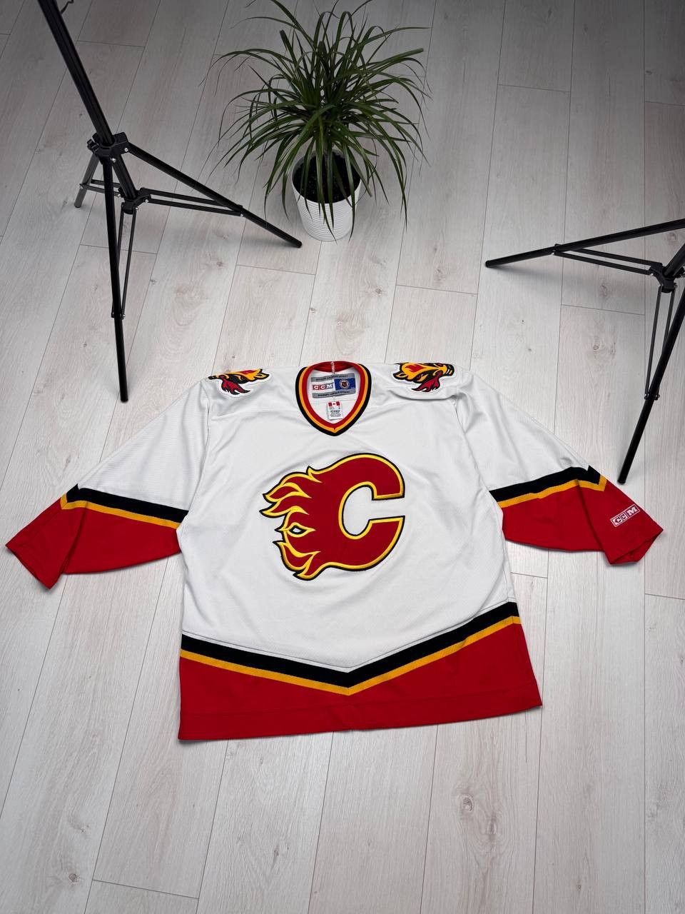 Ccm Vintage Auth RARE Calgary Flames Hockey Jersey Size XL Size US XL / EU 56 / 4 - 1 Thumbnail
