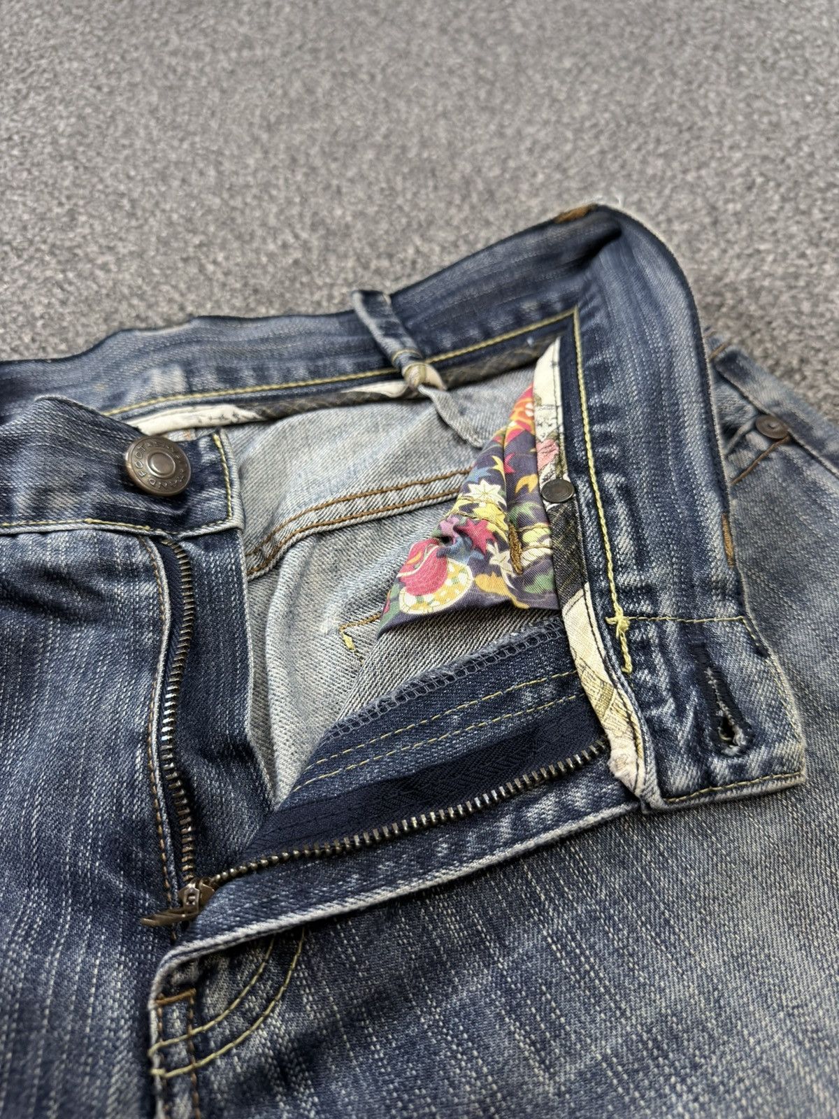 Karakuri Tamashii Japanese Embroidered Handfoot Distressed Y2K Denim Size US 30 / EU 46 - 13 Thumbnail