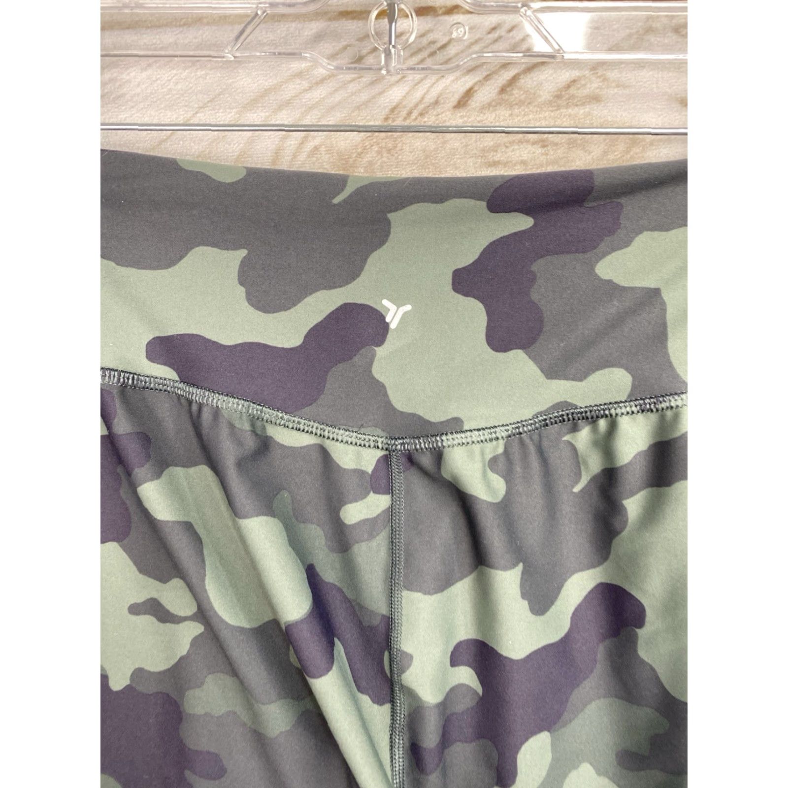 Old Navy Old Navy Leggings Jogger XL Women Green Camouflage Pockets High Rise Powersoft Go-Dry Activewear Size 40" / US 18 - 6 Thumbnail