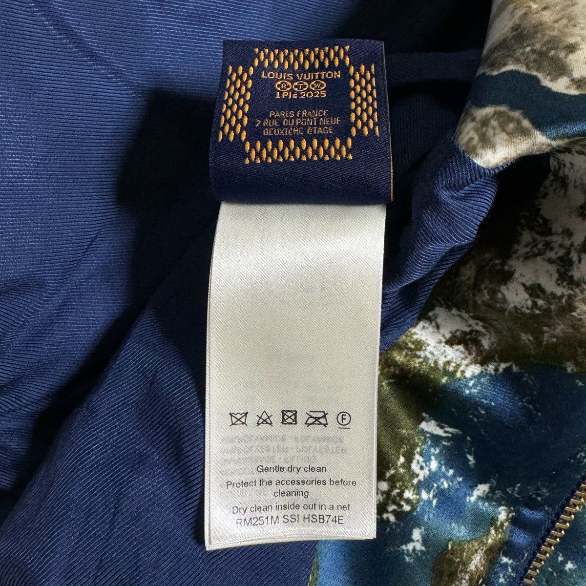 Louis Vuitton LOUIS VUITTON × Pharrell 25SS Earth Map Silk Bomber Jacket Size US S / EU 44-46 / 1 - 11 Thumbnail