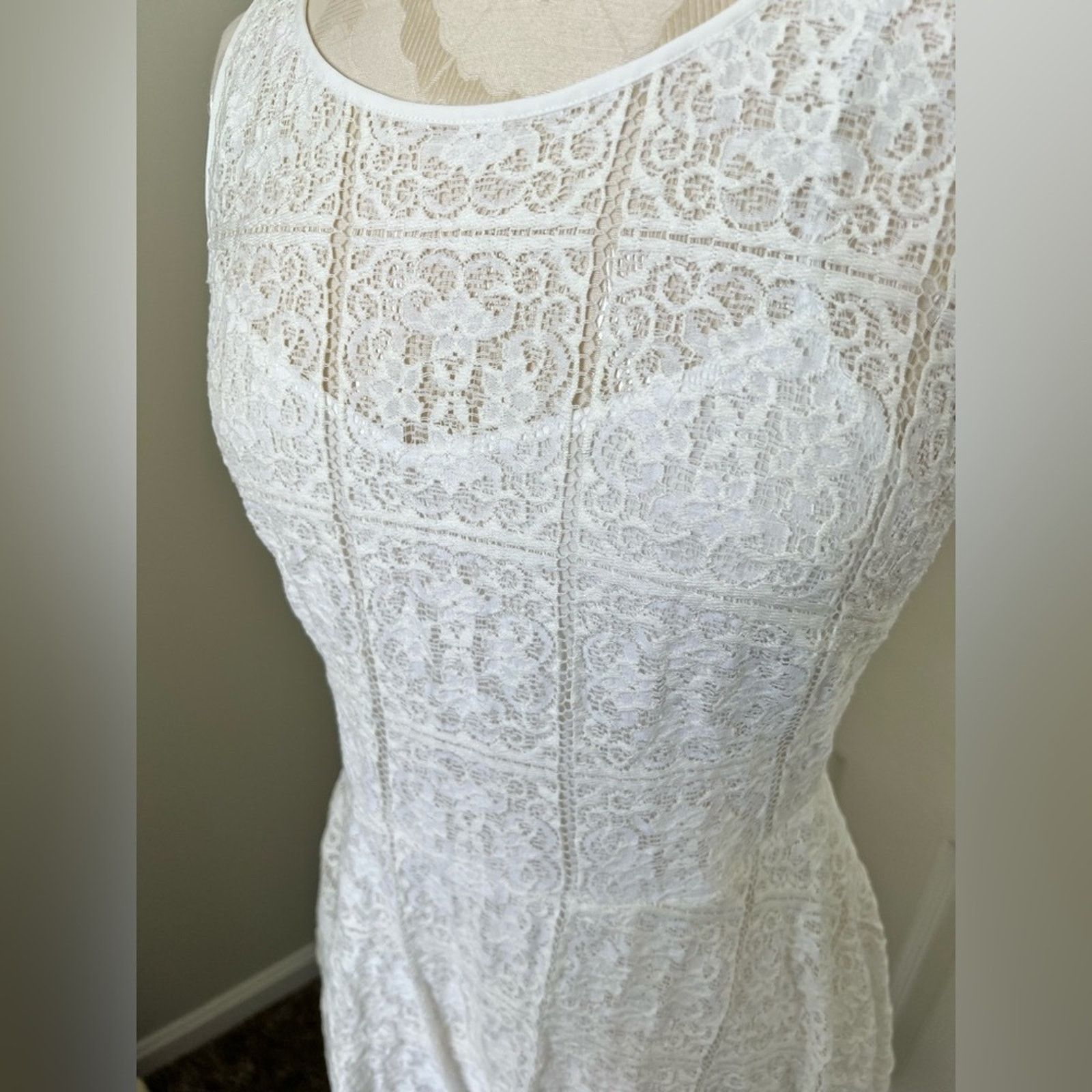 Tommy Hilfiger Tommy Hilfiger Sleeveless Elegant Lace Dress Size 6 Size M / US 6-8 / IT 42-44 - 4 Thumbnail