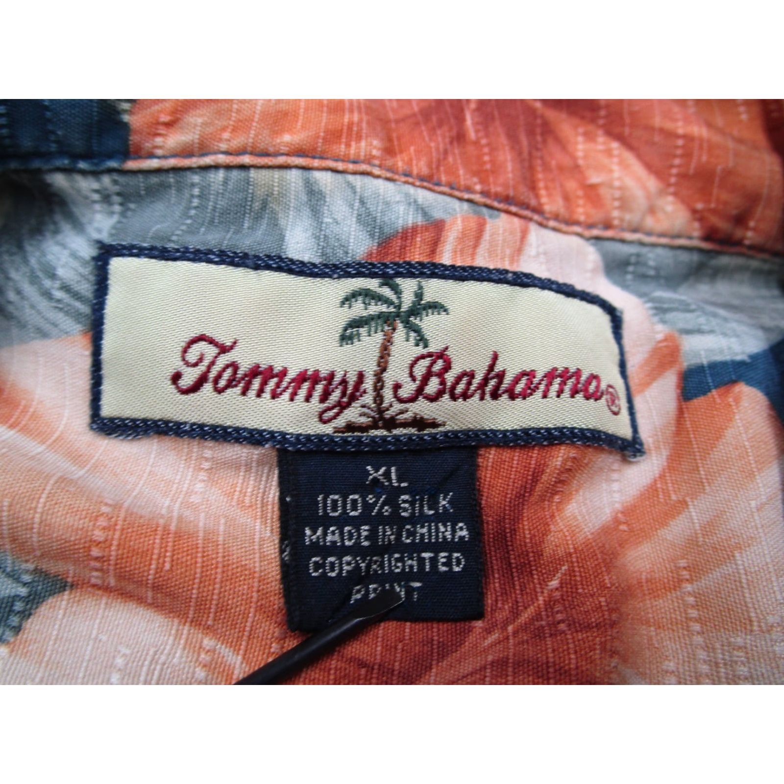 Tommy Bahama VINTAGE Tommy Bahama Shirt Men XL Short Sleeve Hawaiian Silk Button Up Blue Tropical Beach 70s 80s Retro Size US XL / EU 56 / 4 - 3 Thumbnail