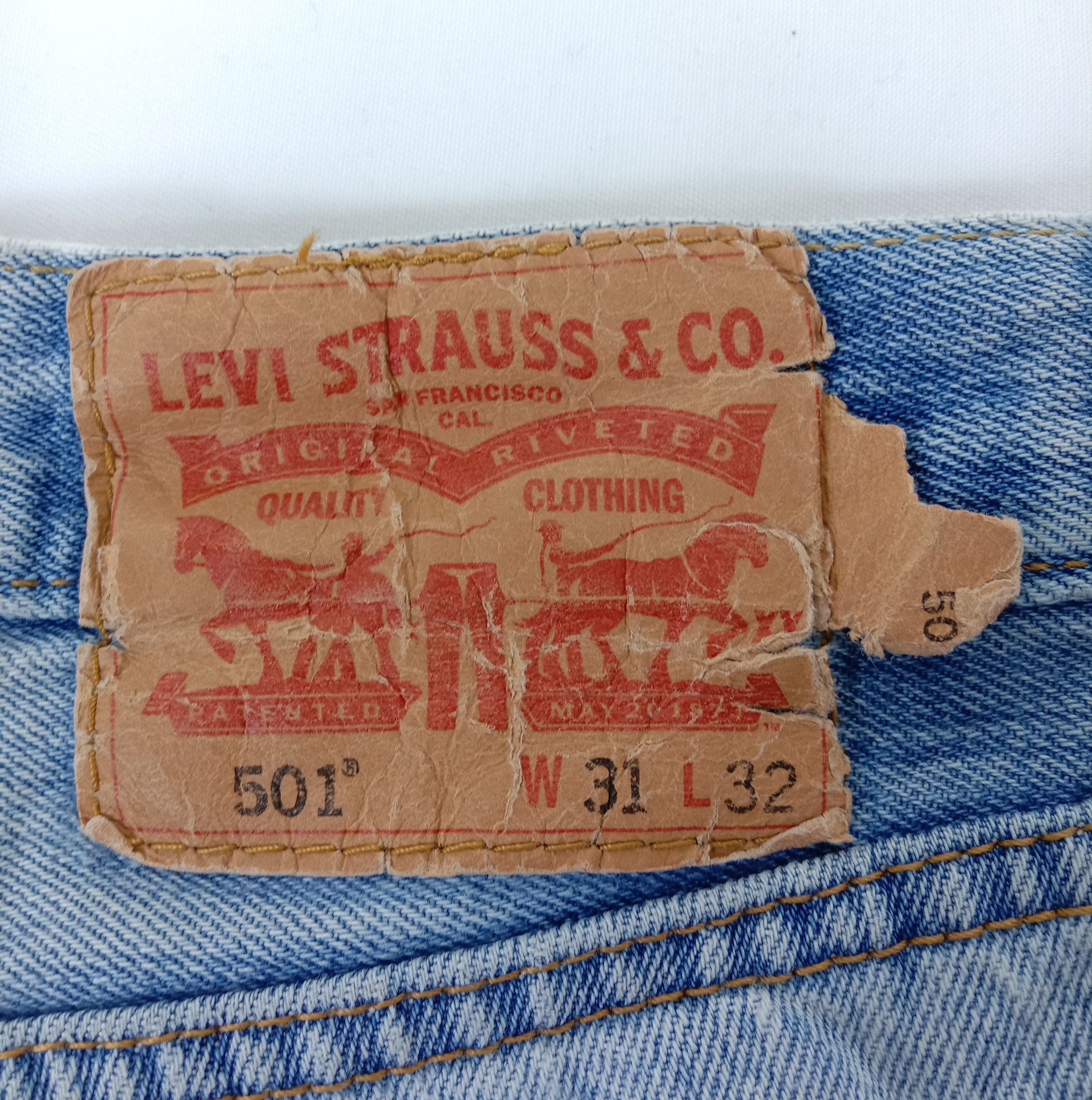 Levi's Vintage Levi's 501 Jeans Light Wash Distressed Denim Size US 31 - 14 Thumbnail