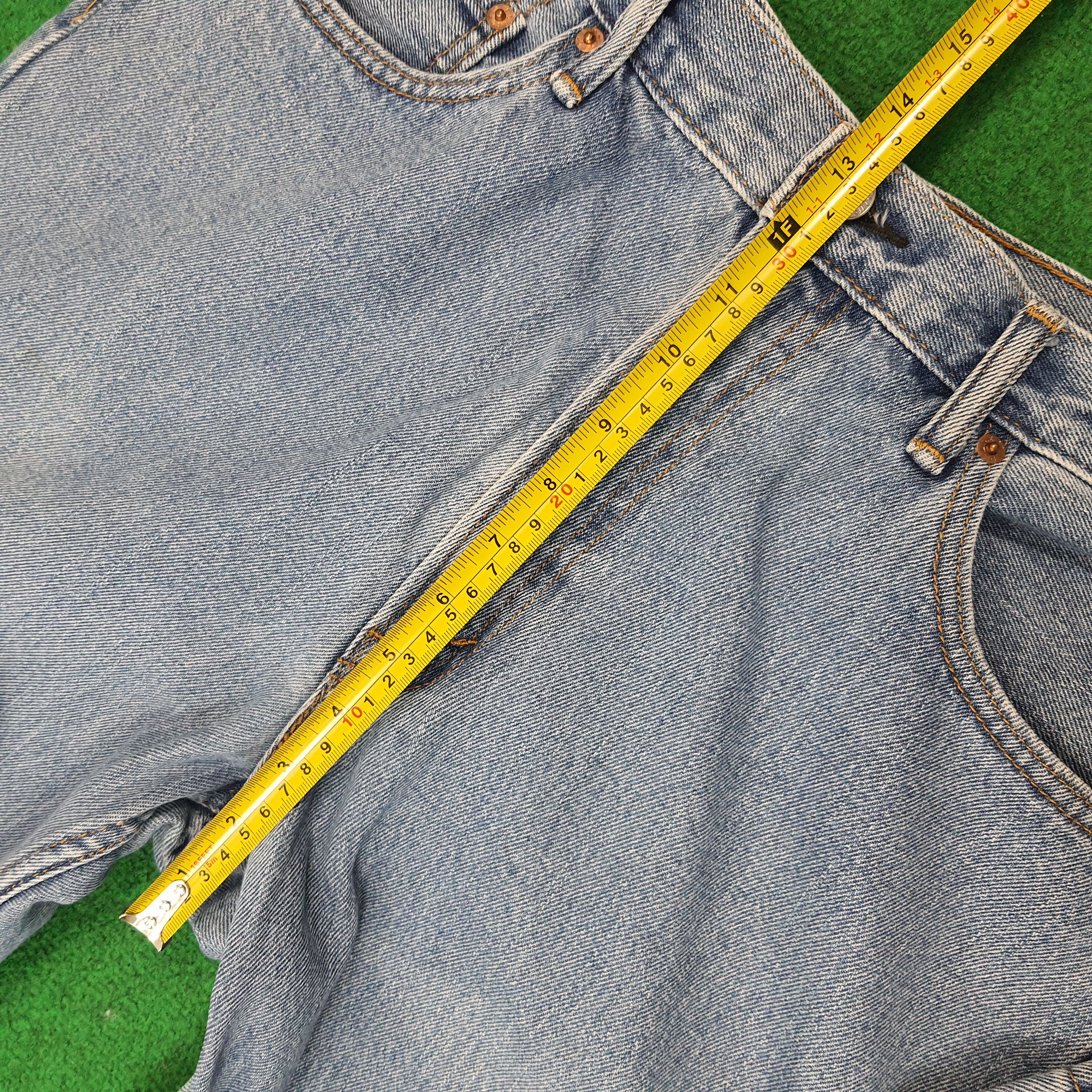 Levi's Vintage Levi's 550 90s Distressed Light Wash Jeans C272N7 Size US 36 / EU 52 - 14 Thumbnail