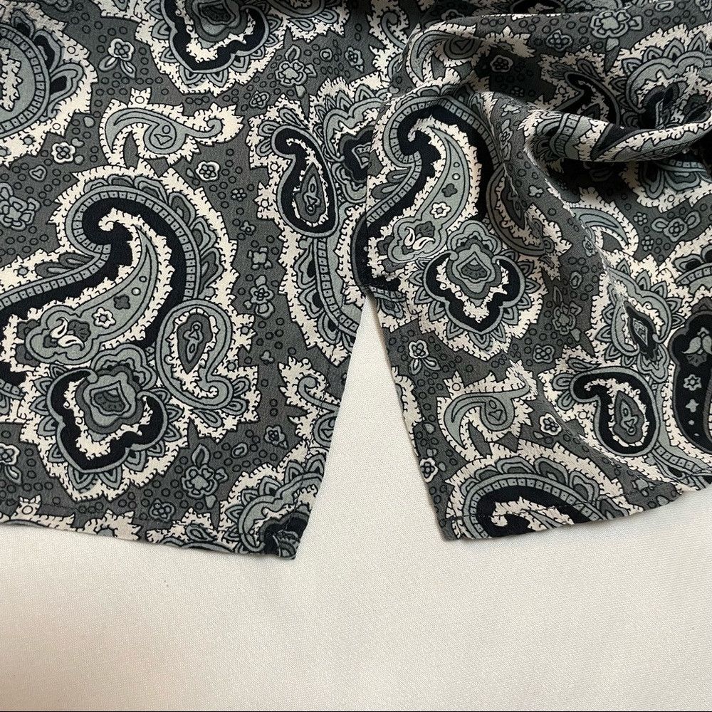 Other Casual Corner Paisley Print Silk Short Sleeve Grey Top Size Size S / US 4 / IT 40 - 7 Thumbnail