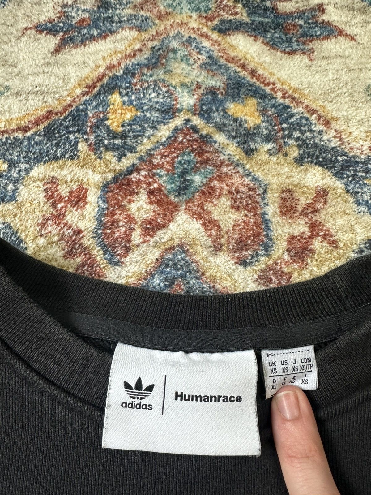 Adidas Adidas Humanrace Spellout Crewneck Size XS Size US XS / EU 42 / 0 - 3 Thumbnail