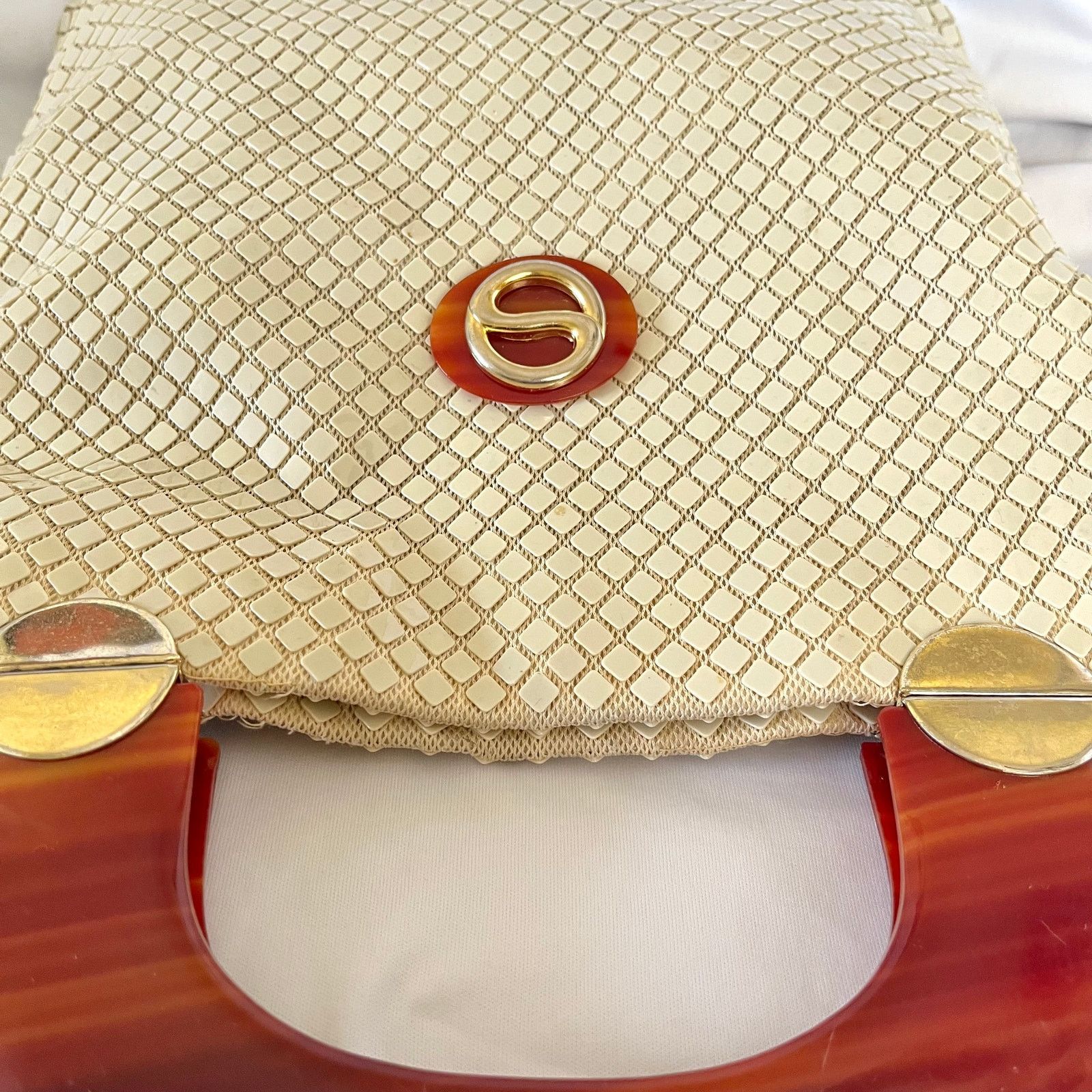 Vintage Vintage Lumured Ivory-White Luma Mesh Lucite Handle Handbag Size ONE SIZE - 7 Thumbnail