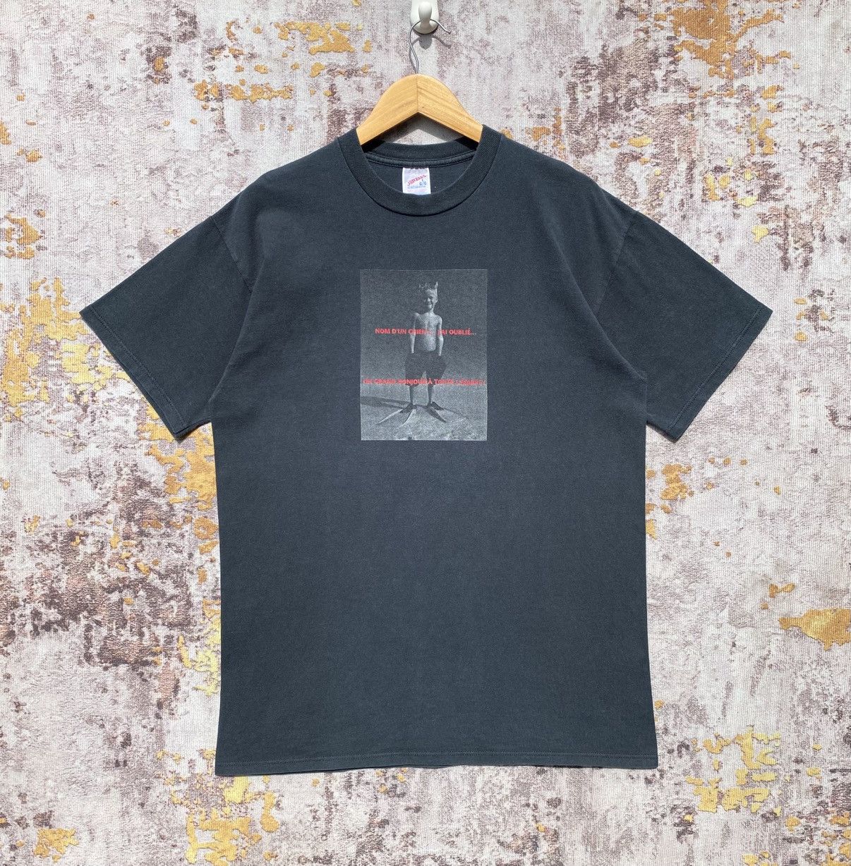 Arts & Science Vintage 90s Photo Graphic Of a Young Boy Wording Art Shirt Size US M / EU 48-50 / 2 - 1 Thumbnail