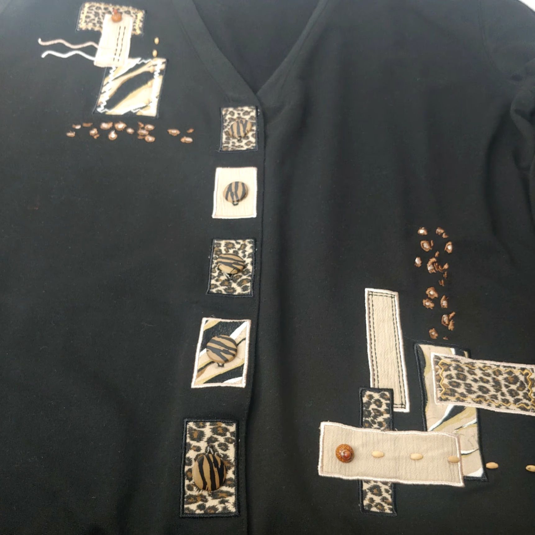 Vintage VINTAGE Koret K-Wear Cardigan Knit Shirt Beaded Leopard Animal Print Black Long Sleeve V-Neck Women's M Retro Knitwear Fashion Cardigan Size M / US 6-8 / IT 42-44 - 2 Thumbnail