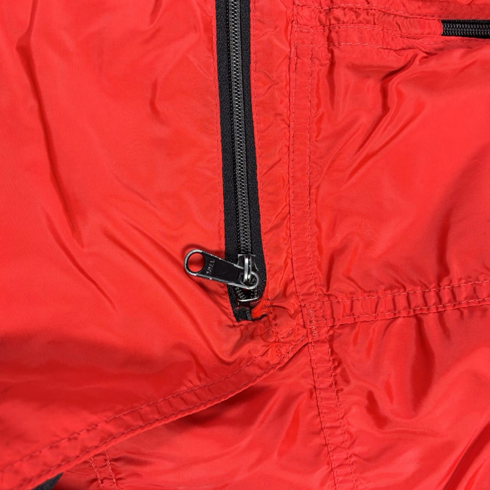 Vintage VINTAGE L.L. Bean Red Windbreaker Jacket Mens Large Nylon Lightweight Zip 90s Style Size US L / EU 52-54 / 3 - 7 Thumbnail