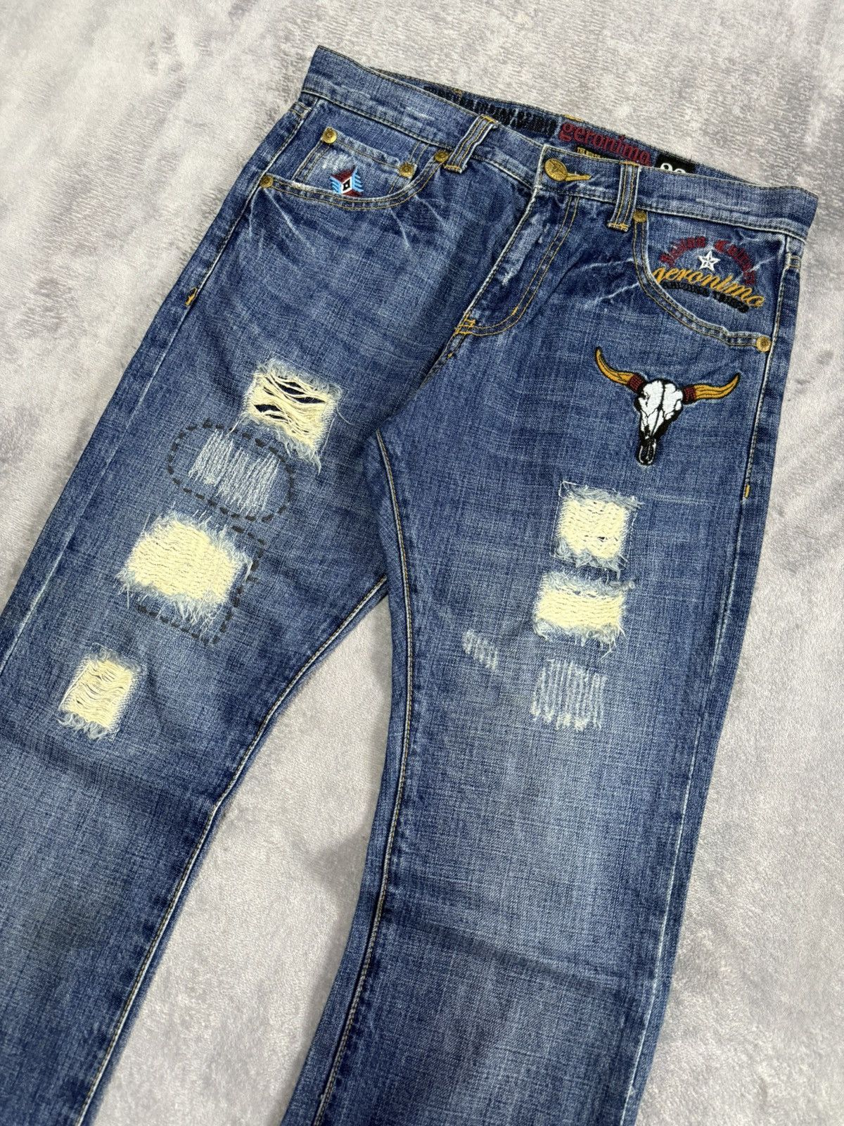 Edwin × Le Grande Bleu (L.G.B.) Gerenimo Japan Feathers Native Embroidered Distressed Jeans Size US 32 / EU 48 - 11 Thumbnail
