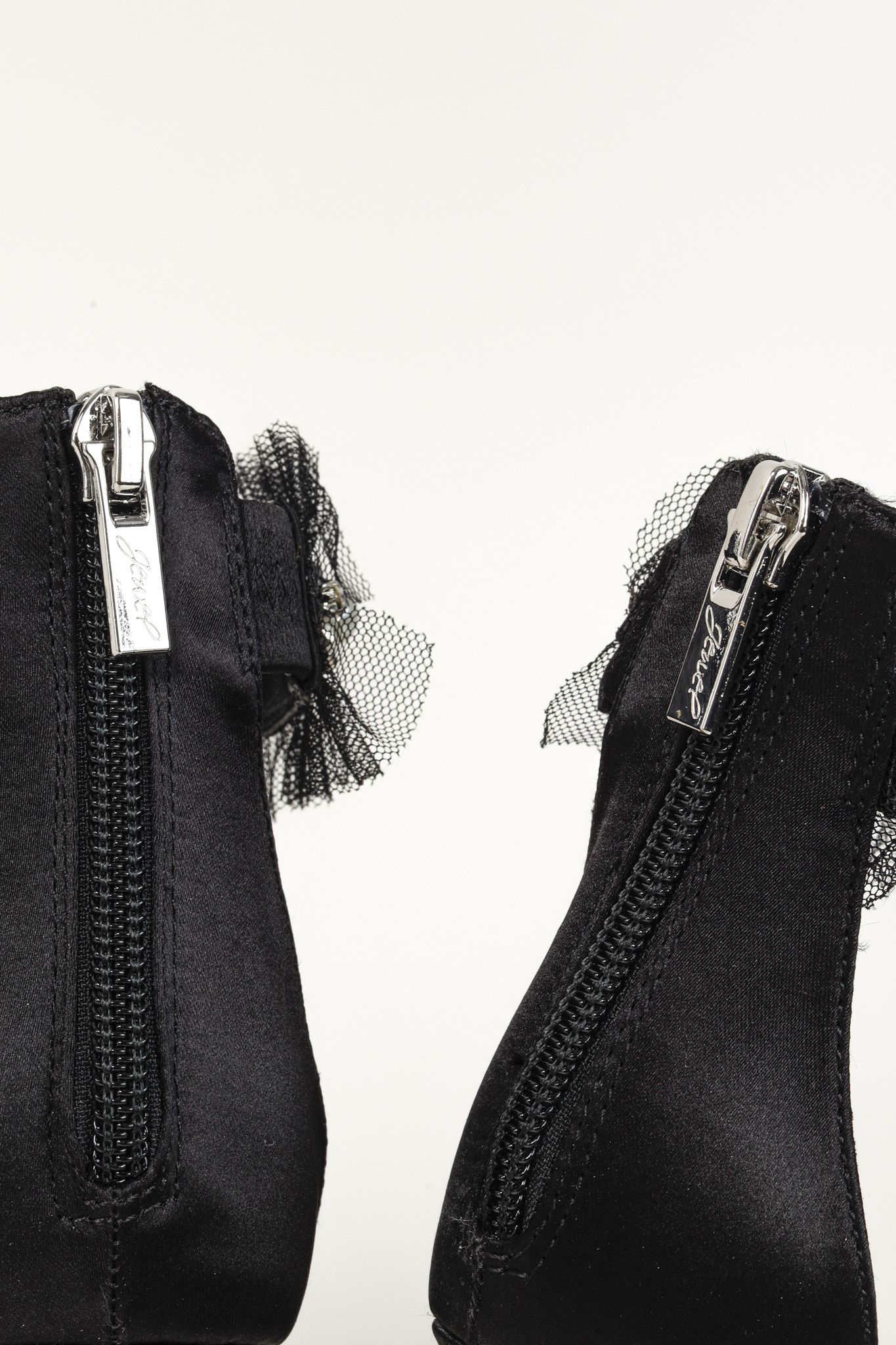 Badgley Mischka Badgley Mischka Jewel Black Tulle Ruffle and Pearl Sandals Size US 5.5 / IT 35.5 - 9 Thumbnail