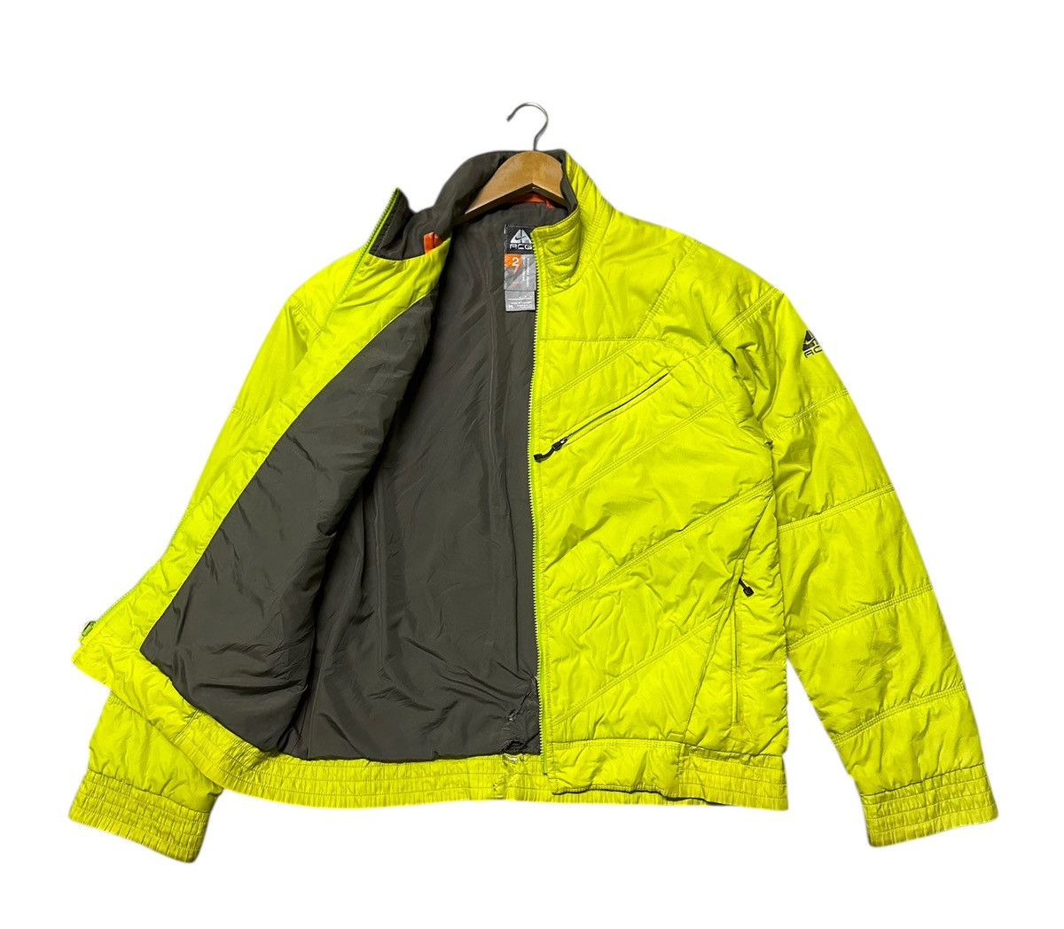 Nike ACG Nike ACG down jacket Size US M / EU 48-50 / 2 - 2 Thumbnail