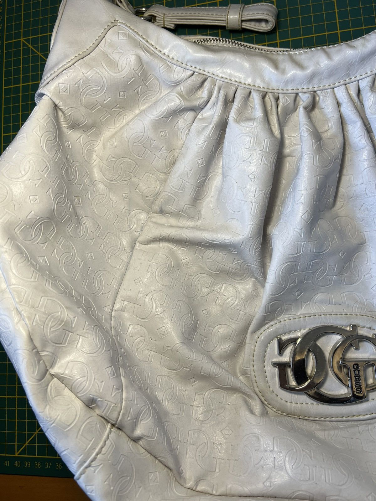 Guess Vintage large Guess embossed leather monogram hobo bag Size ONE SIZE - 20 Thumbnail