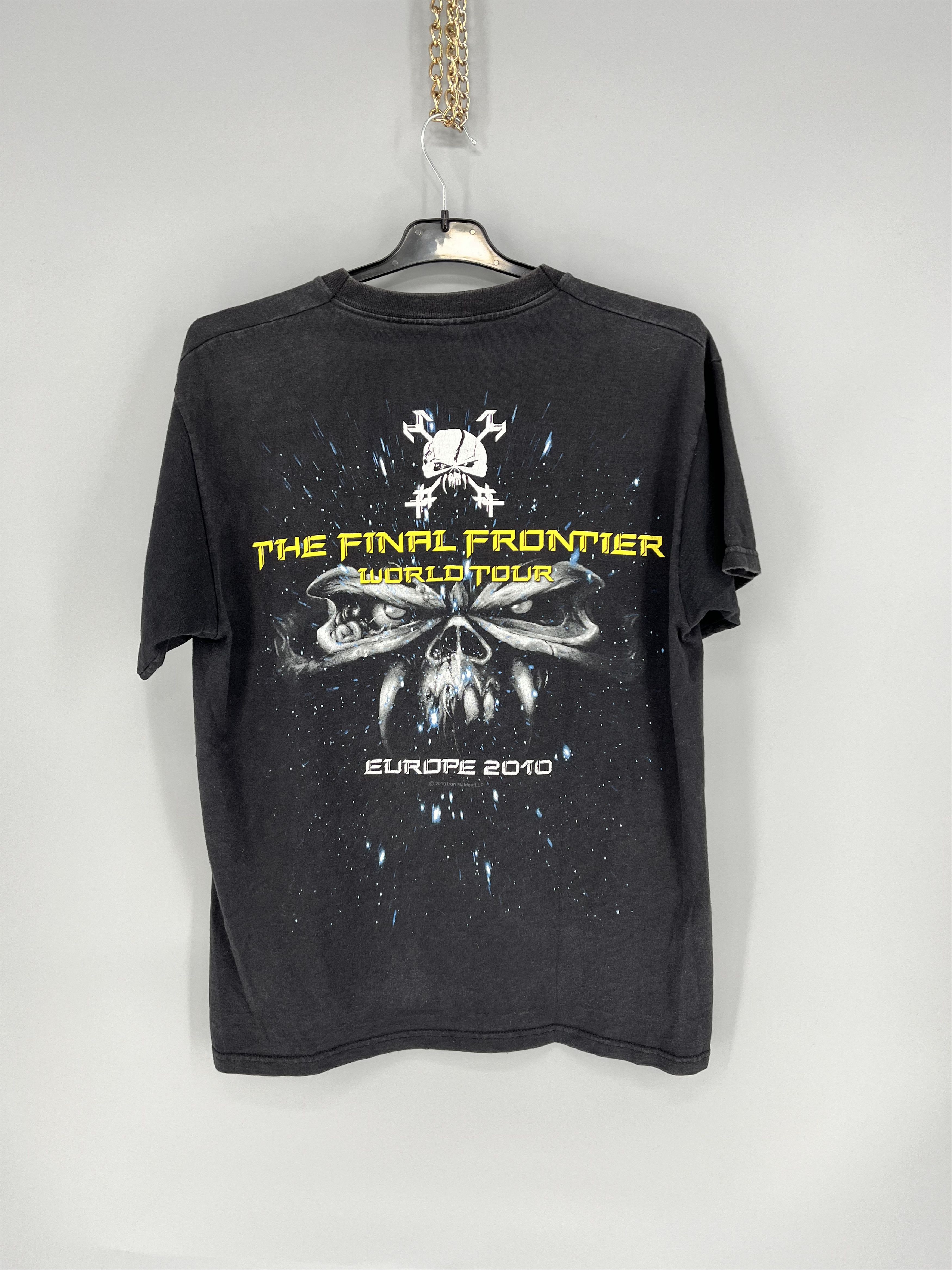 Band Tees IRON MAIDEN 2010 “The Final Frontier” World Tour T-shirt Size US L / EU 52-54 / 3 - 9 Thumbnail