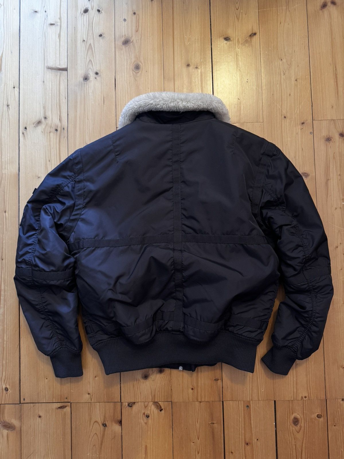 Alpha Industries Vintage alpha industries bomber with white fur Size US L / EU 52-54 / 3 - 3 Thumbnail