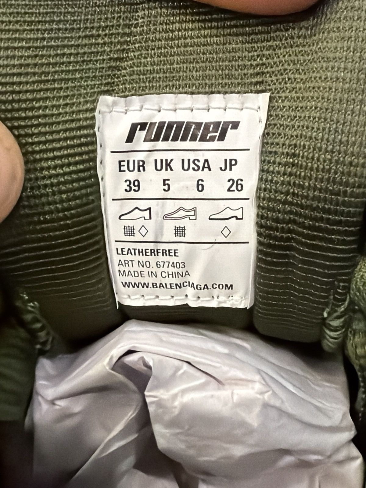 Balenciaga Size 39EU/6US - Balenciaga Runner Olive Green Size US 6 / EU 39 - 9 Thumbnail