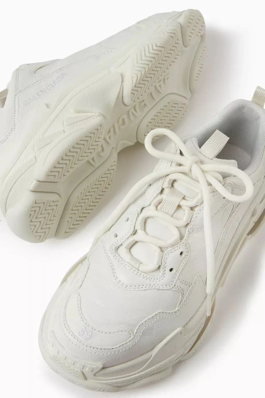 Balenciaga o1mt1gz0425 Triple S Sneakers in White Size US 10 / IT 40 - 2 Thumbnail