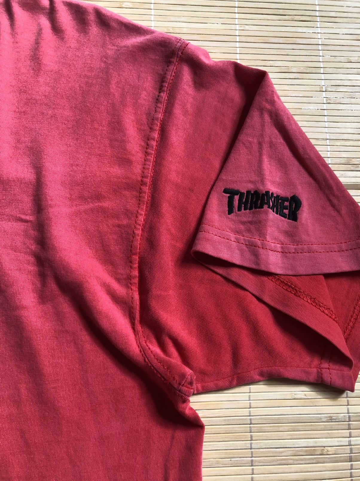 Hook-Ups × Shorty's Skateboards × Thrasher Vintage late 90s Thrasher skateboarding tee distressed Size US L / EU 52-54 / 3 - 8 Thumbnail