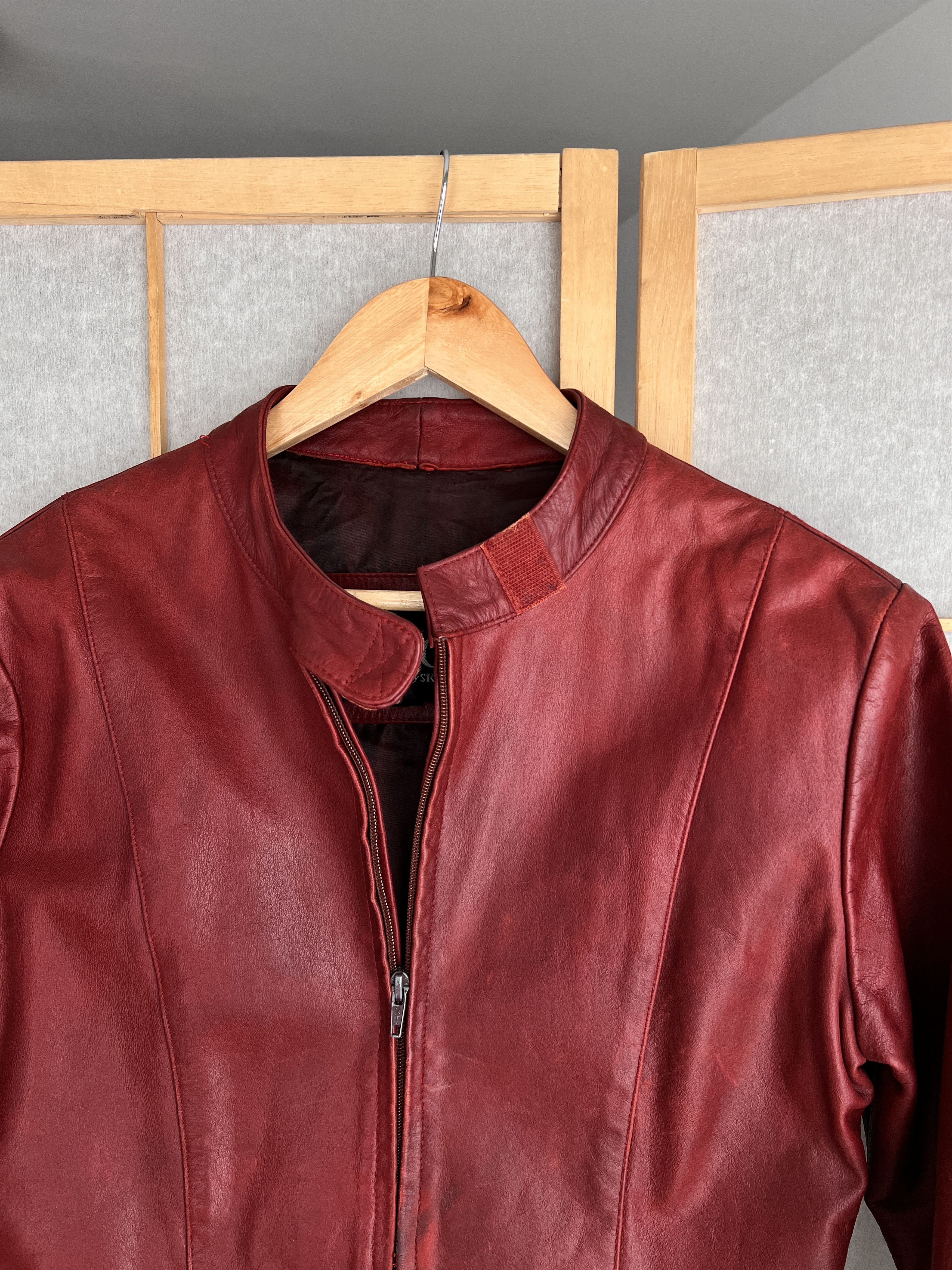 Le Grande Bleu (L.G.B.) Tyler Durden style vintage red leather jacket cropped unisex Size US S / EU 44-46 / 1 - 7 Thumbnail