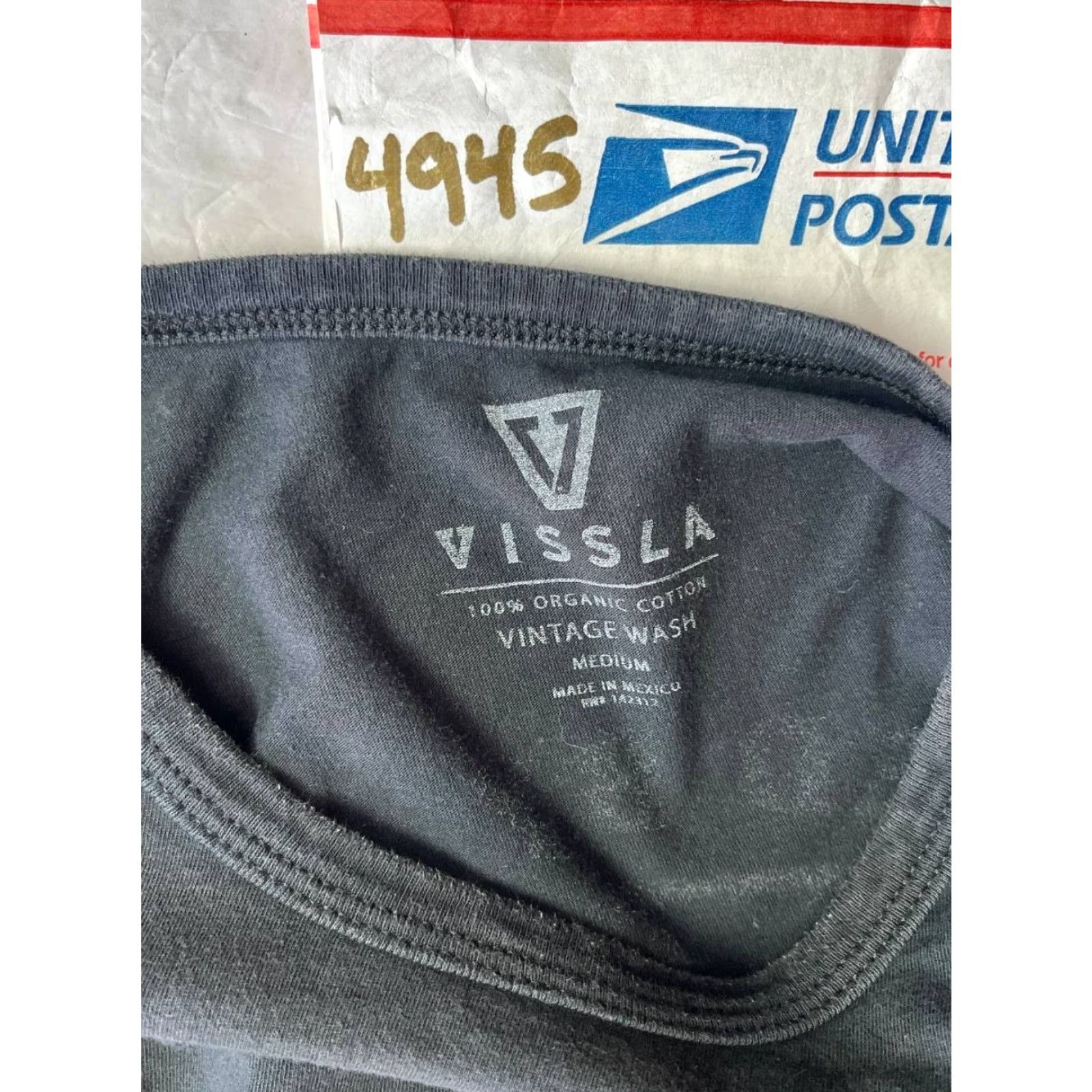 Vissla Vissla T-Shirt 100% Organic Cotton Black Short Sleeve Crew Neck Men Size M Double Sided Logo Pocket Size US M / EU 48-50 / 2 - 7 Thumbnail