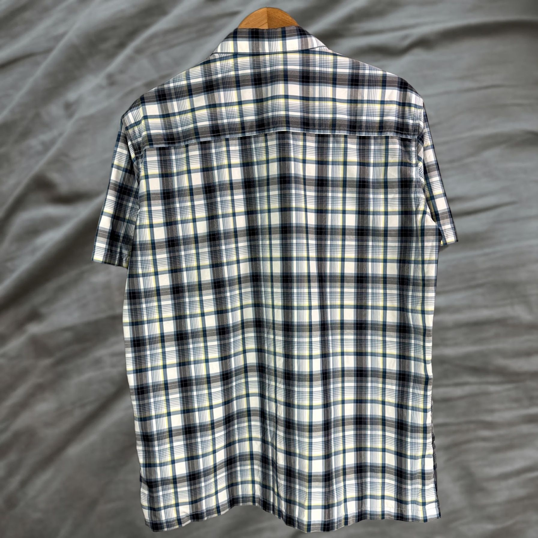 Vintage KÜHL Shirt Mens Large Blue Gray Plaid ELUXUR Short Sleeve Outdoor Hiking Shirt Size US L / EU 52-54 / 3 - 1 Thumbnail