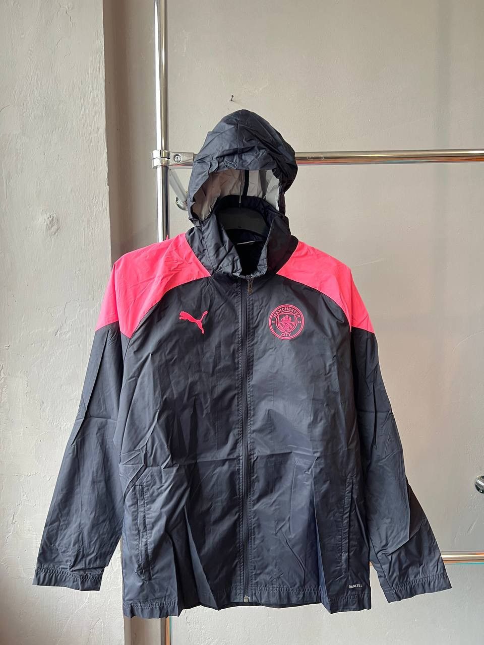 Puma 2023/24 MANCHESTER CITY ALL WATER SOCCER FOOTBALL JACKET L Size US L / EU 52-54 / 3 - 4 Thumbnail
