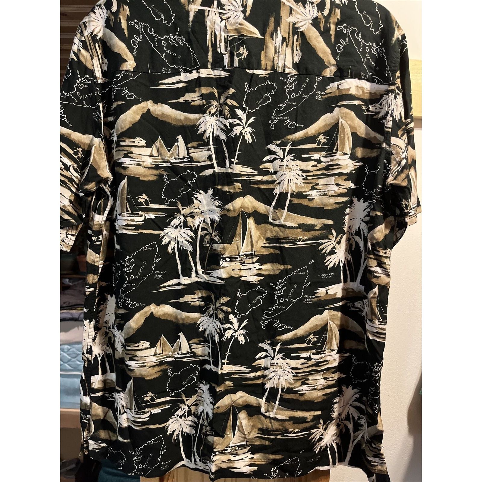 Other Crazy Horse Men's M Black Floral Button Rayon Hawaiian Shirt Size US M / EU 48-50 / 2 - 11 Thumbnail