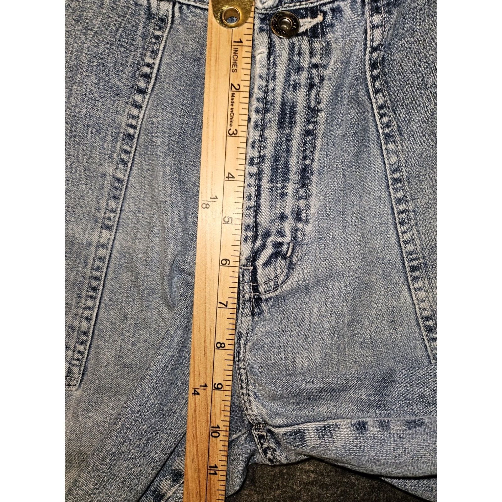 Silver Jeans Co. VINTAGE Silver Jeans Bootcut Jeans Womens 30 Regular Blue Distressed 90s Y2K Mid Rise Inseam 31.5 Denim Baggy Comfort Pockets Logo Button Mens? Womens Size 30" / US 8 / IT 44 - 5 Thumbnail