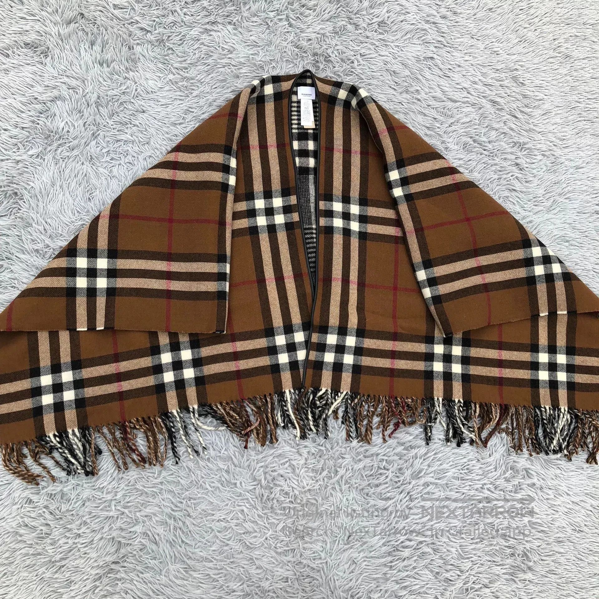 Burberry Burberry Plaid Wool Wrap Cape Scarf. Size ONE SIZE - 1 Thumbnail