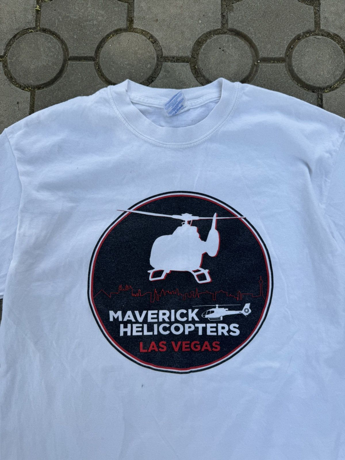 Vintage Vintage Maverick Helicopters Y2K Tee Shirt Size US M / EU 48-50 / 2 - 3 Thumbnail