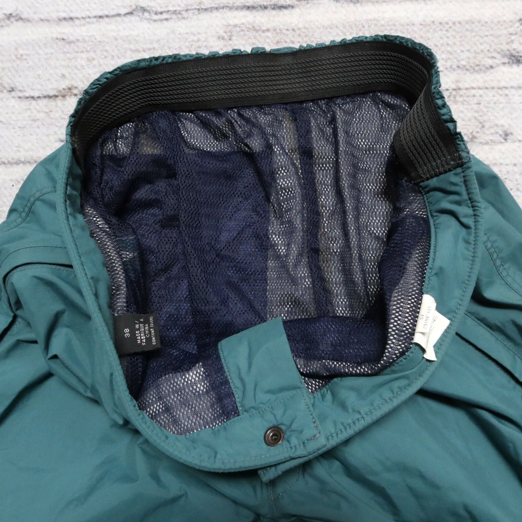 Patagonia Vintage Patagonia Snow Pants Men 38 Green Inseam 32 Size 38 Regular Pants Size US 38 / EU 54 - 7 Thumbnail