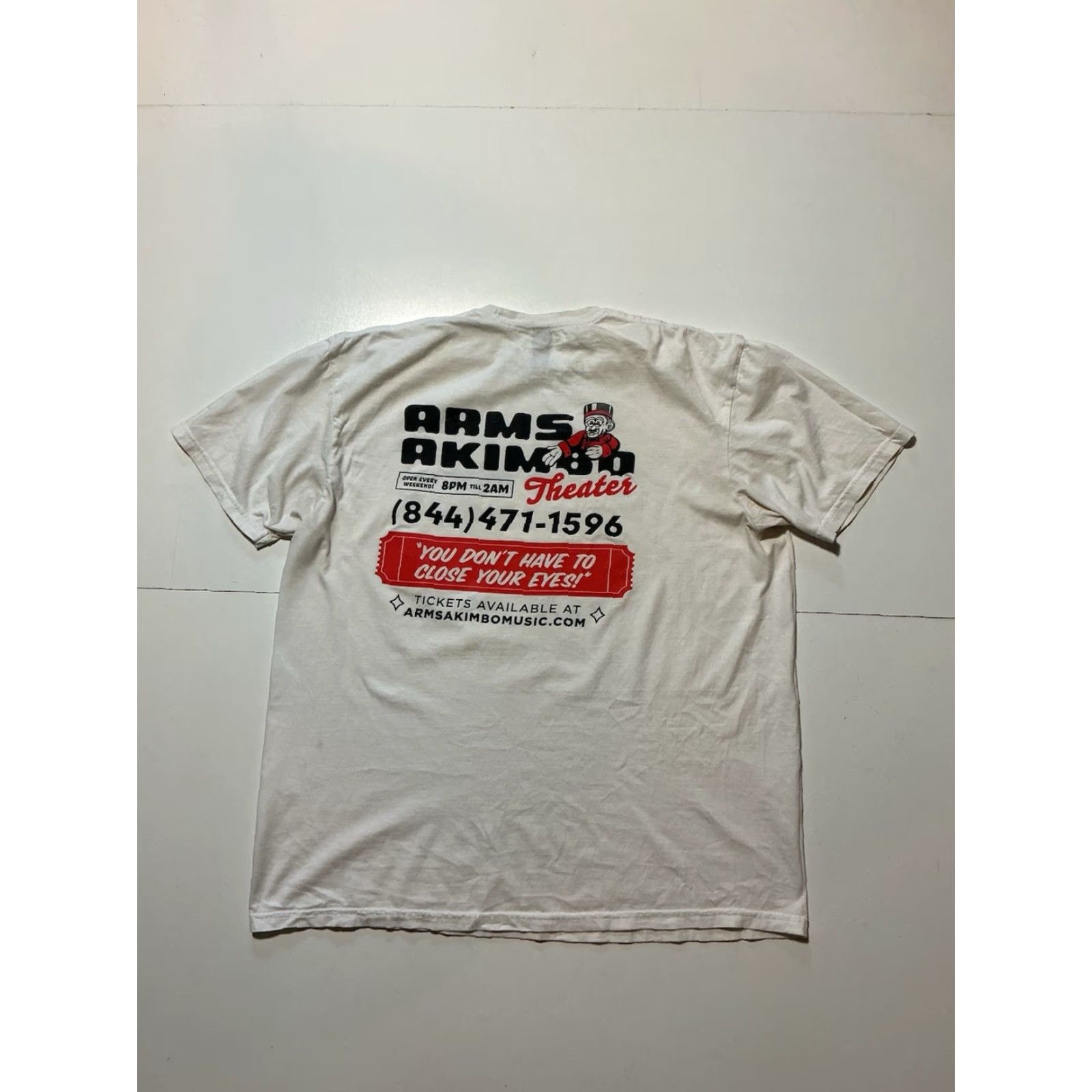 Gildan Arms Akimbo Theater Music Alternative Indie Rock Band White S/S T-Shirt XL Mens Gildan Shirt Graphic T-Shirt Size US XL / EU 56 / 4 - 3 Thumbnail
