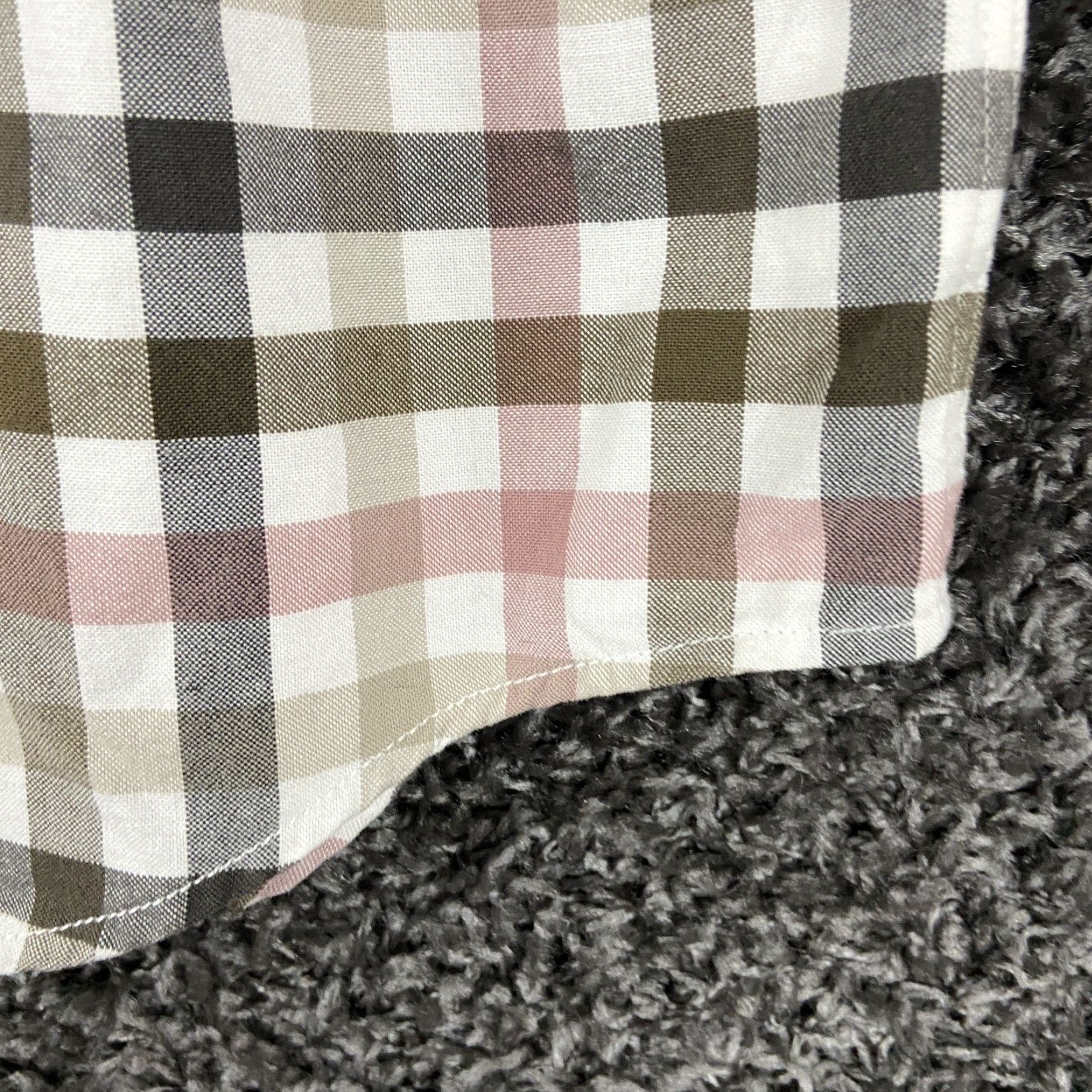 American Eagle Outfitters American Eagle Classic Fit Pink Gray Checker Button Up Long Sleeve Men’s XL Shirt Men XL Multicolor Checker Size US XL / EU 56 / 4 - 2 Thumbnail