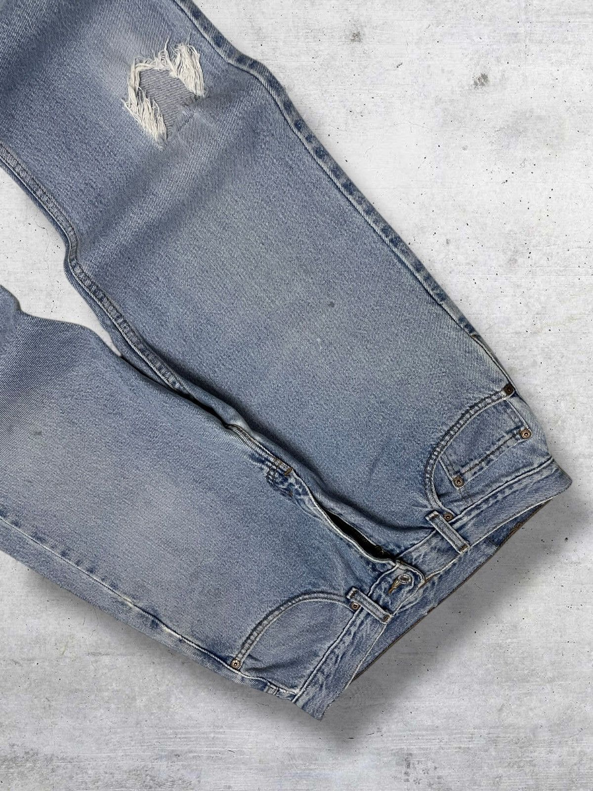 Levi's Vintage Clothing VINTAGE 505 LEVIS USA DESIGNER 90S BLUEWASHED RIPPED DENIM Size US 30 / EU 46 - 7 Thumbnail