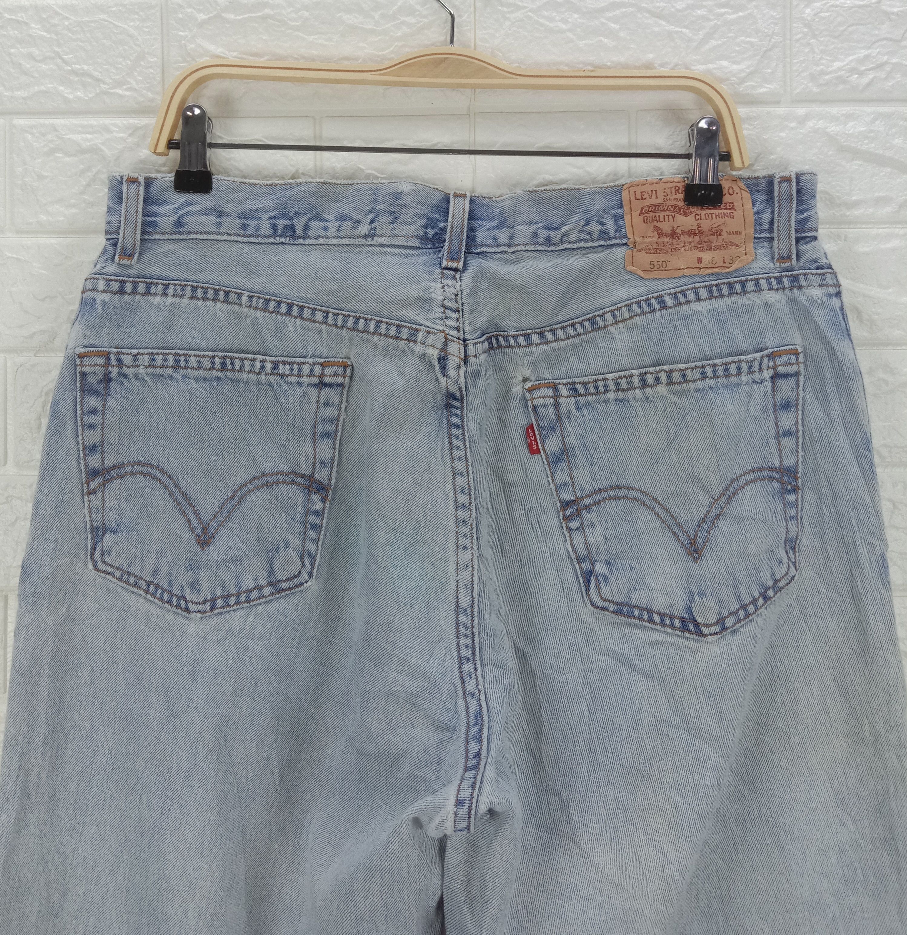 Levi's Vintage Levi's 560 Light Wash Jeans Comfort Fit Denim Size US 35 - 6 Thumbnail