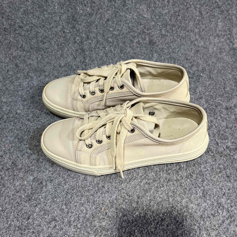 Gucci Gucci Low-Top Canvas Sneakers for Women 0079 Size US 4 / IT 34 - 1 Thumbnail