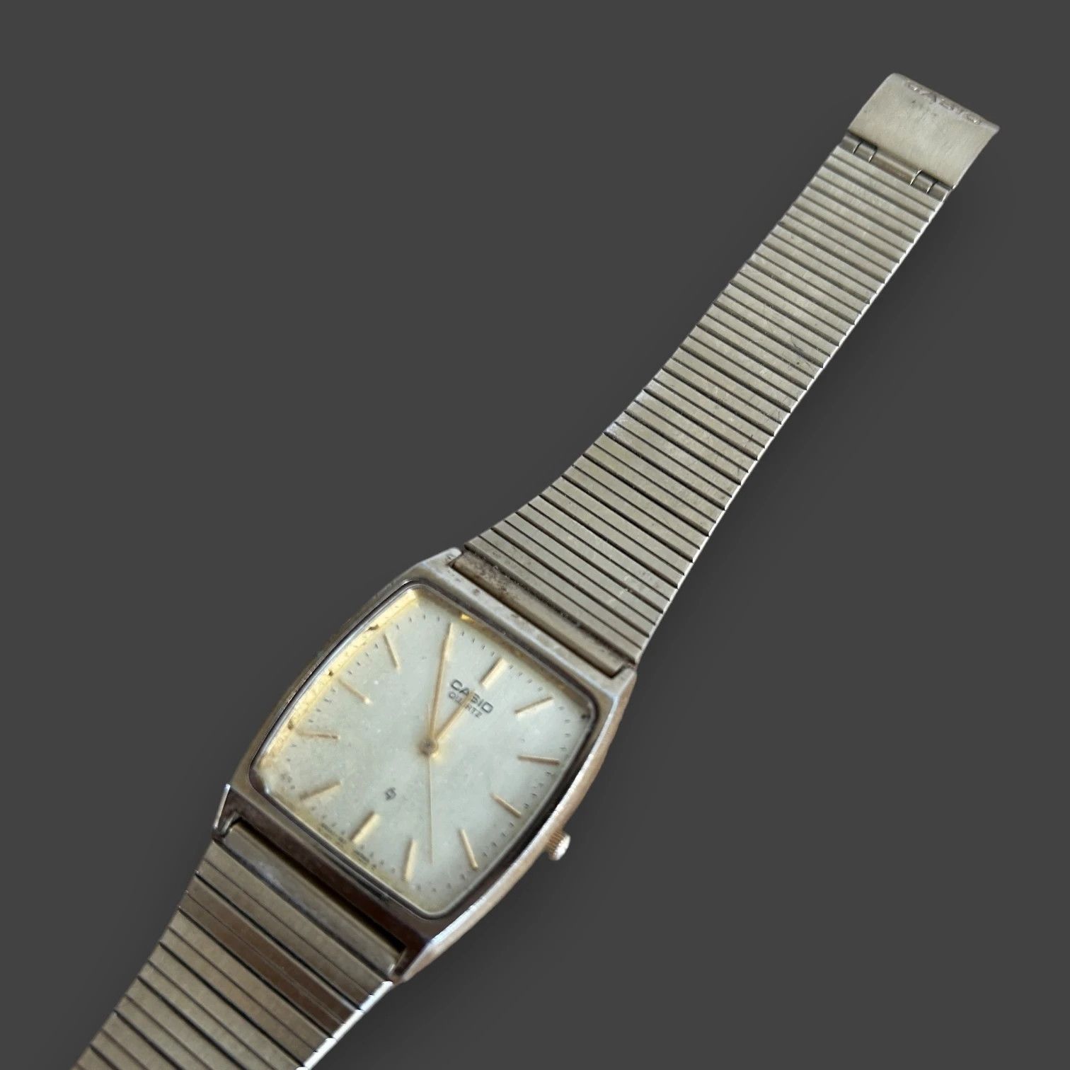 Casio Vintage 80s Casio Gold Watch Size ONE SIZE - 3 Thumbnail