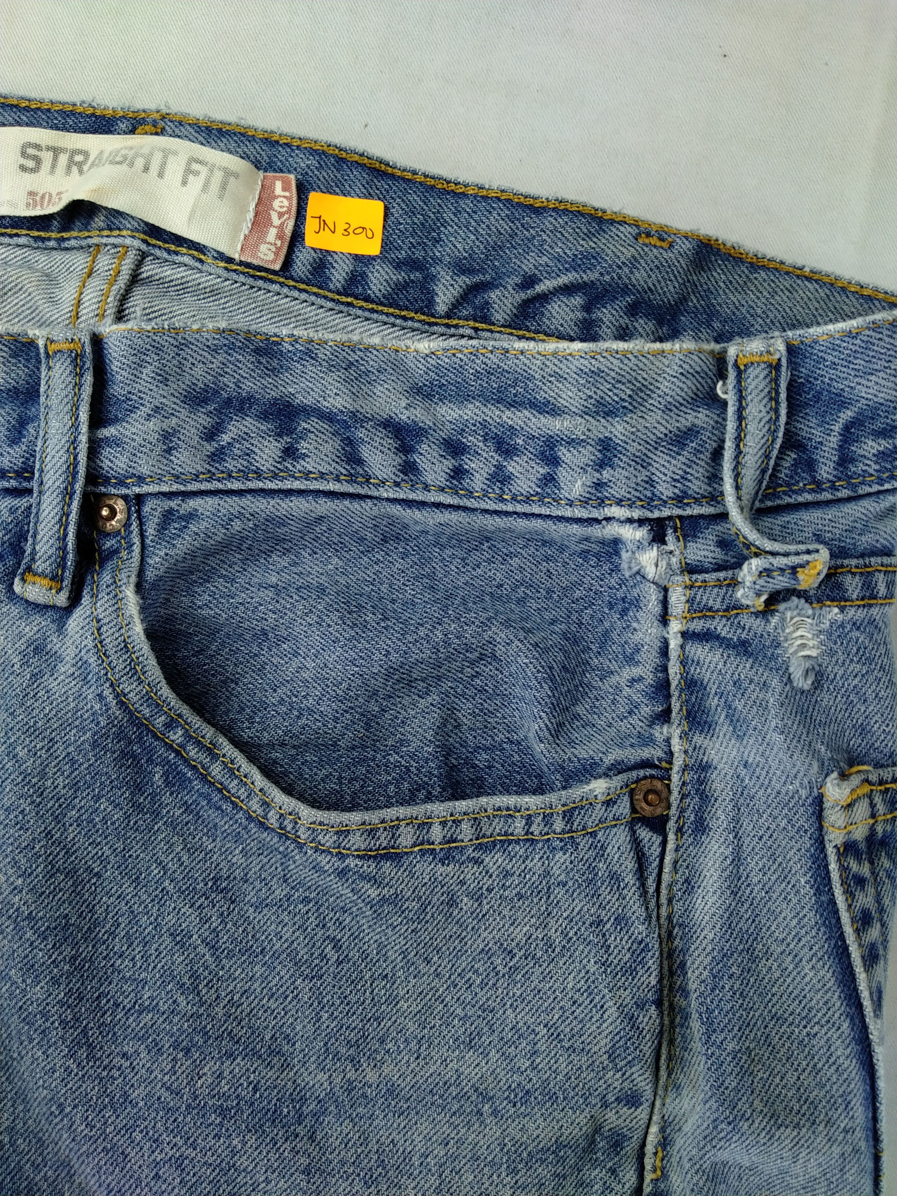 Levi's Vintage Levi's 505 Straight Fit 41 x 29 Denim -JN300 Size US 41 - 13 Thumbnail