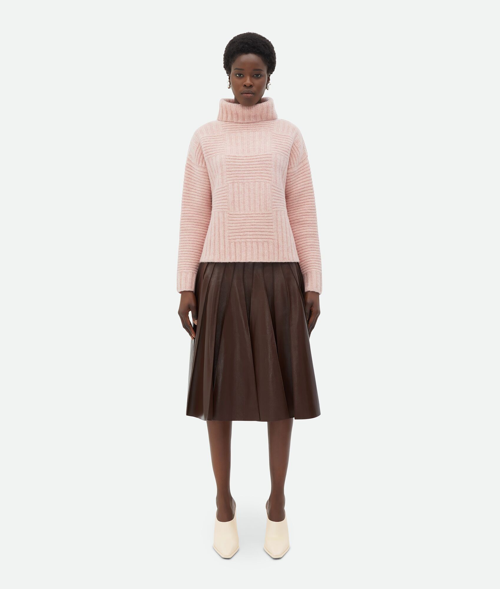 Bottega Veneta o1n1vont0525 Heavy Intreccio Shetland Sweater in Light Pink Size S / US 4 / IT 40 - 1 Thumbnail