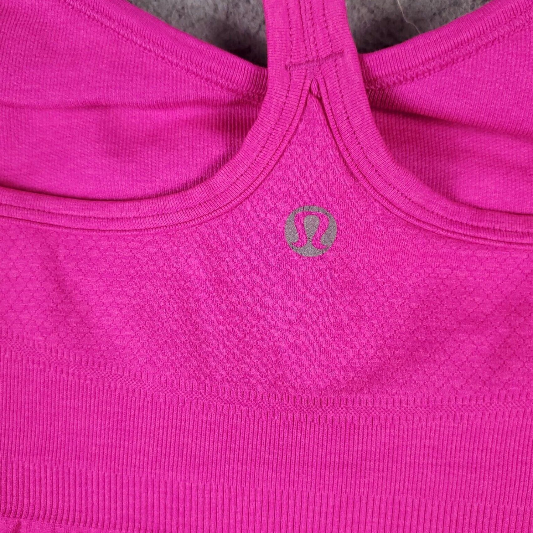 Lululemon Lululemon Tank Top Women’s Size 4 Pink Stretch Active Tank Top Sleeveless Round Neck Pullover Spaghetti Strap Fitness Casual Women Size S / US 4 / IT 40 - 6 Thumbnail