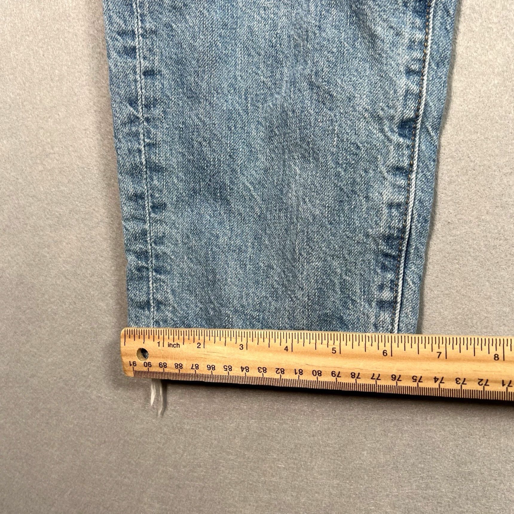 Uniqlo VINTAGE Uniqlo Slim Fit Jeans Womens 24 Light Wash Distressed 28 x 26 Denim Cotton Merchan Size 42" / US 20 - 5 Thumbnail
